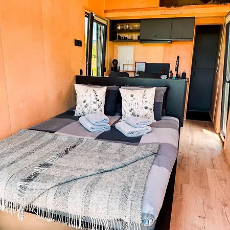 Tiny House Glamping Mak Smartno v Rozni Dolini