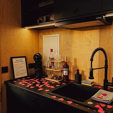 Tiny House Glamping Mak Smartno v Rozni Dolini